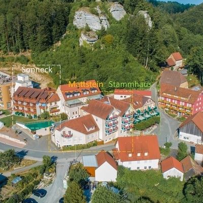 Luftaufnahme des charmanten Hotels - Landhaus Sponsel-Regus in der Fränkischen Schweiz